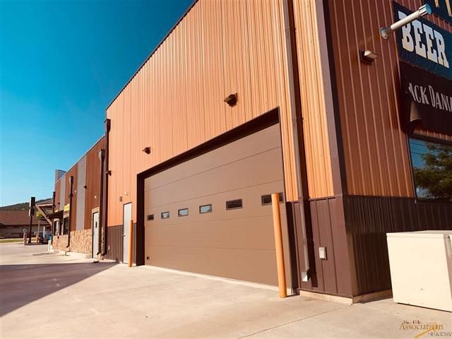 The Pit Stop: 8034 Stagestop Rd, Summerset, SD 57718
